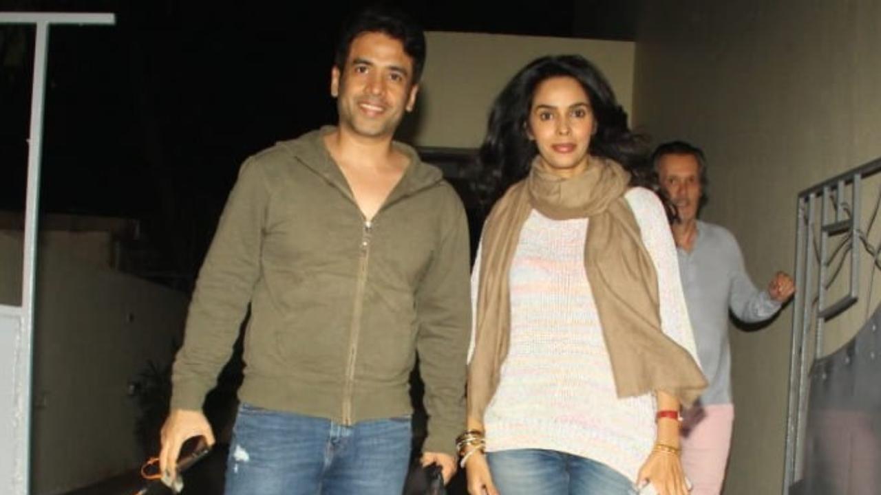 Mallika Sherawat and Tusshar Kapoor happily posed for the photographers at a popular restaurant in Bandra. For the outing, the actress opted for a white top and denim, while Tusshar looked cool in his grey jacket and ripped jeans.