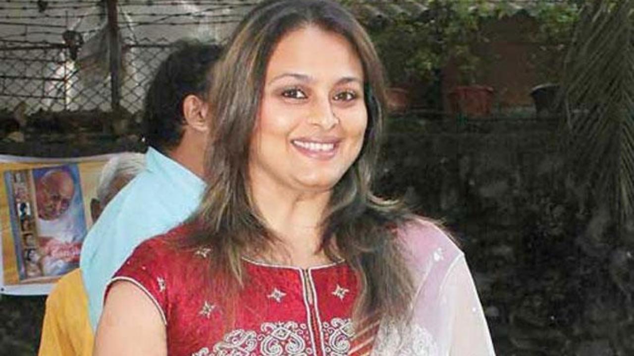Shilpa Shirodkar receives COVID-19 vaccine, says, 'I'm doing fine and so will you'