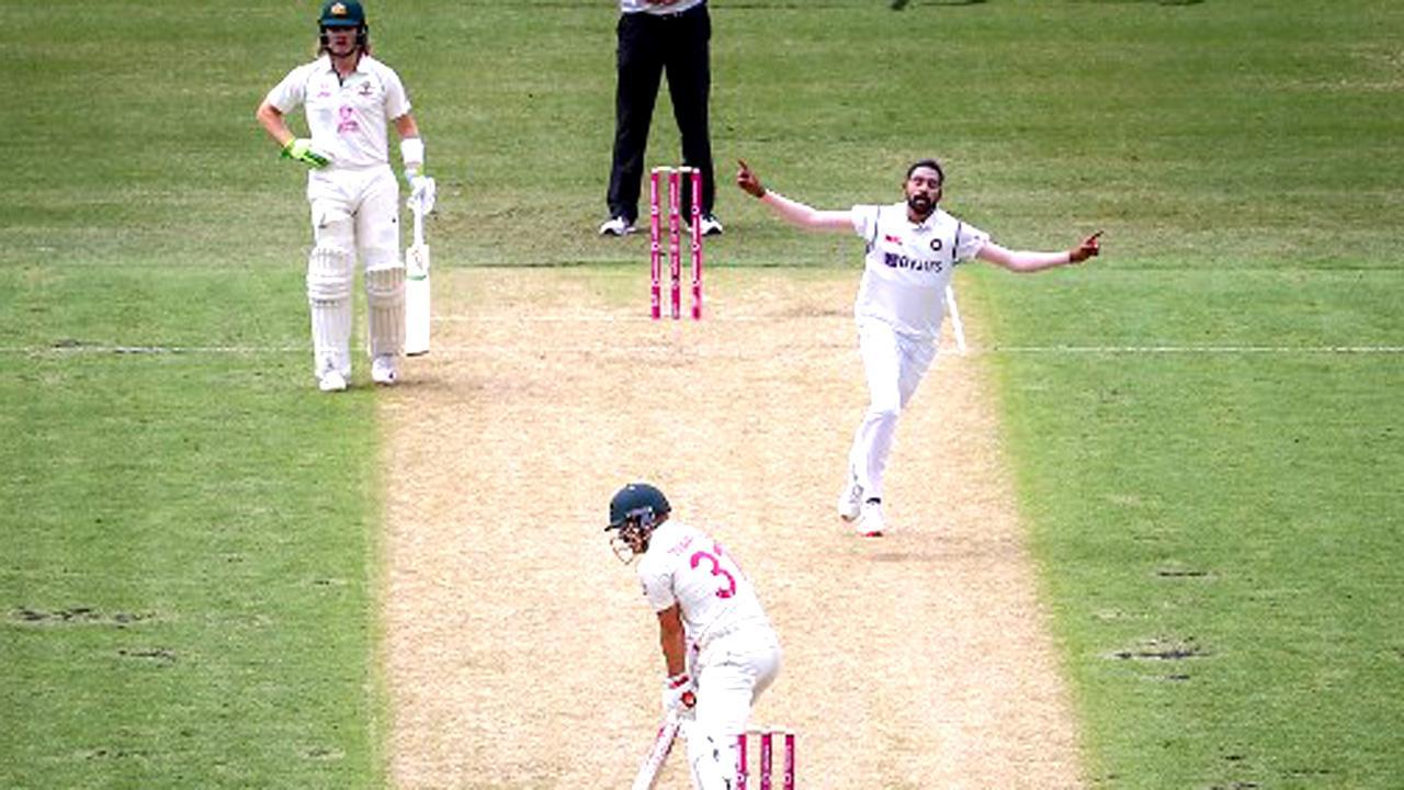 3rd Test: Siraj bags Warner as Australia 21/1 at lunch in rain-hit 1st session
