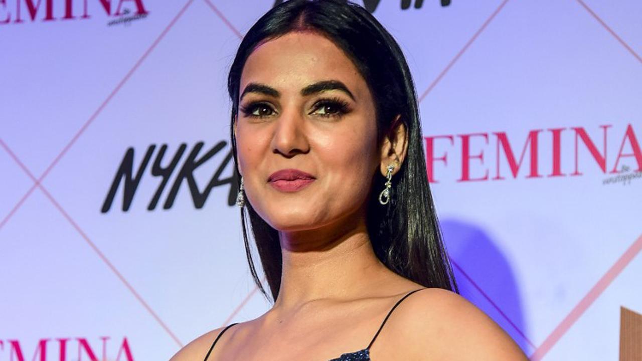 See photos: Sonal Chauhan is enjoying her vacation in Goa