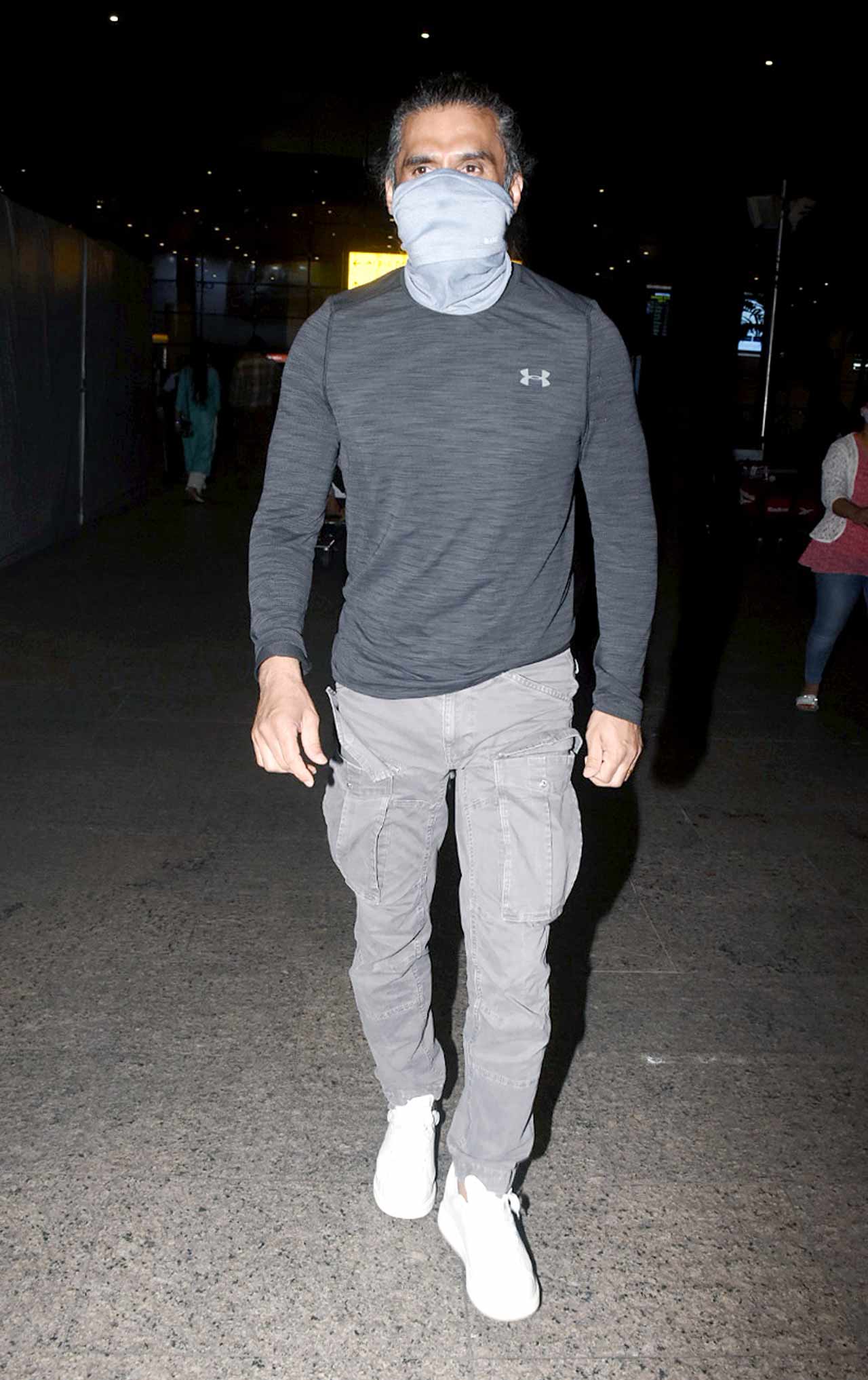 Suniel Shetty was also snapped at the airport. On the work front, the actor, on the professional front, is all set to woo the audience with his performance in Marakkar: Arabikadalinte Simham.