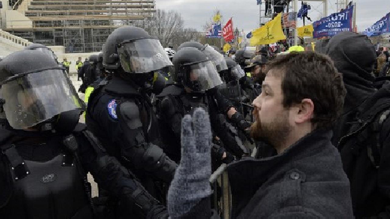 4 dead, 52 arrested after Trump supporters storm US Capitol building amid demonstrations