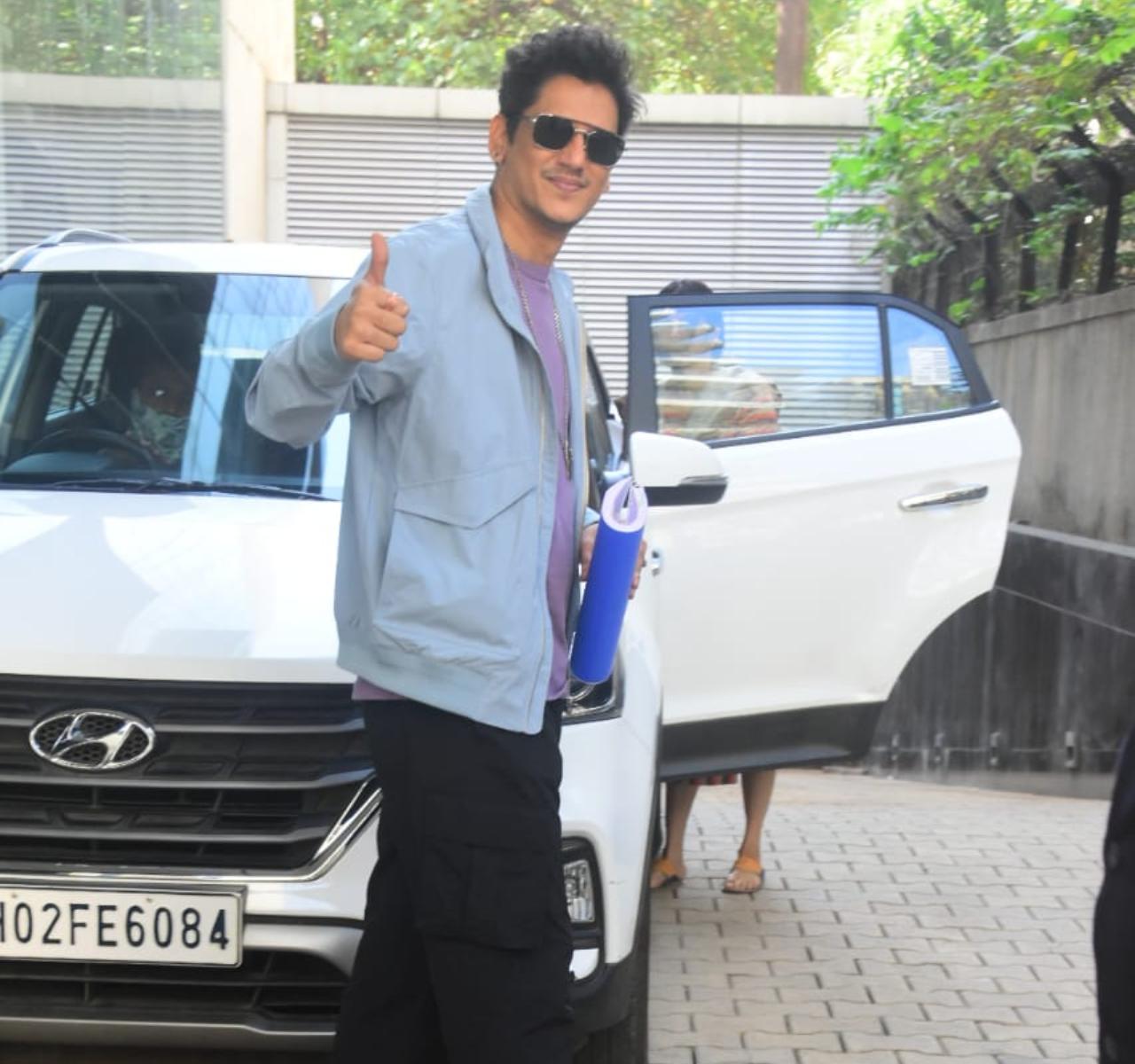 Gully Boy star Vijay Verma was snapped outside Red Chilles office in Bandra. On the work front, Vijay was last seen in web series Mirzapur 2.