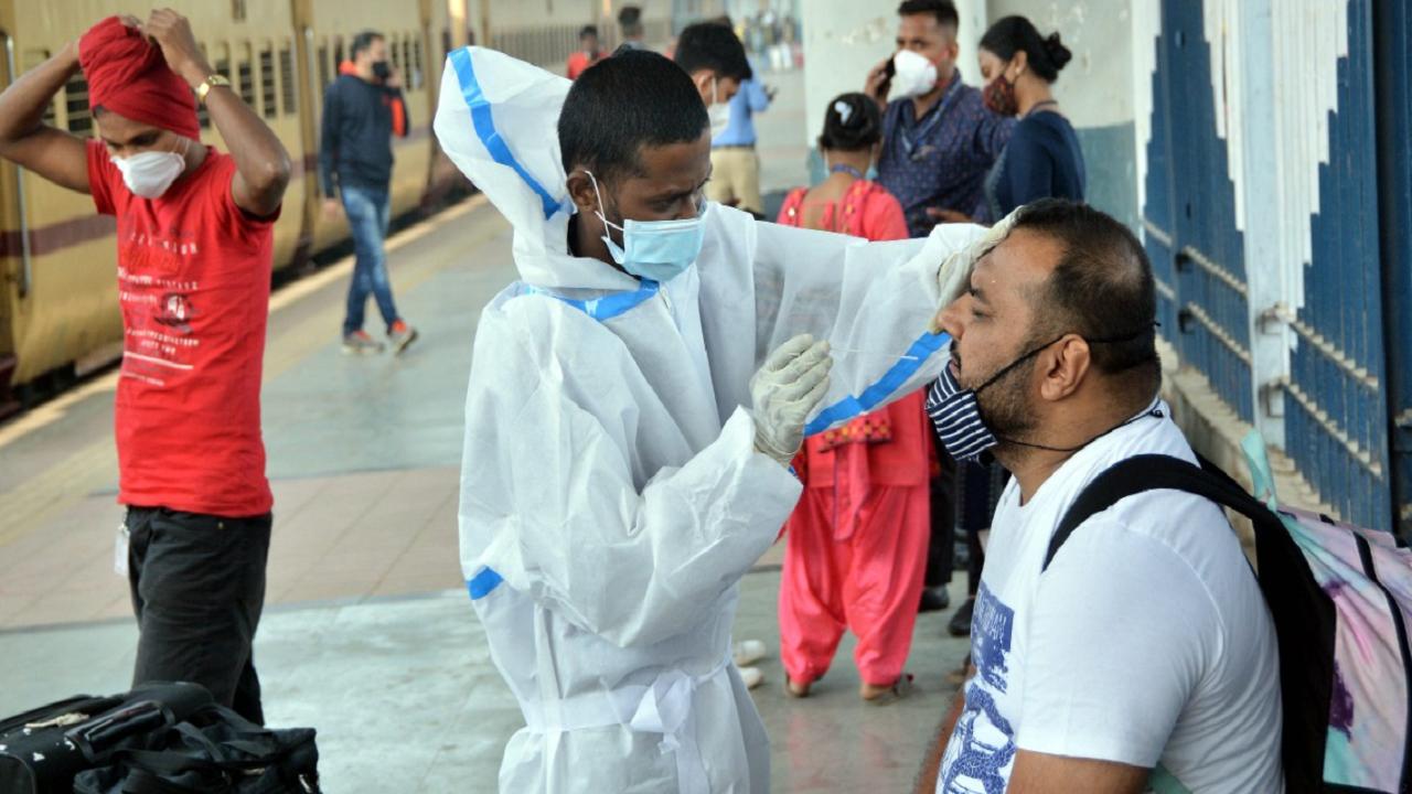 India records less than 20,000 COVID-19 cases for 5th consecutive day