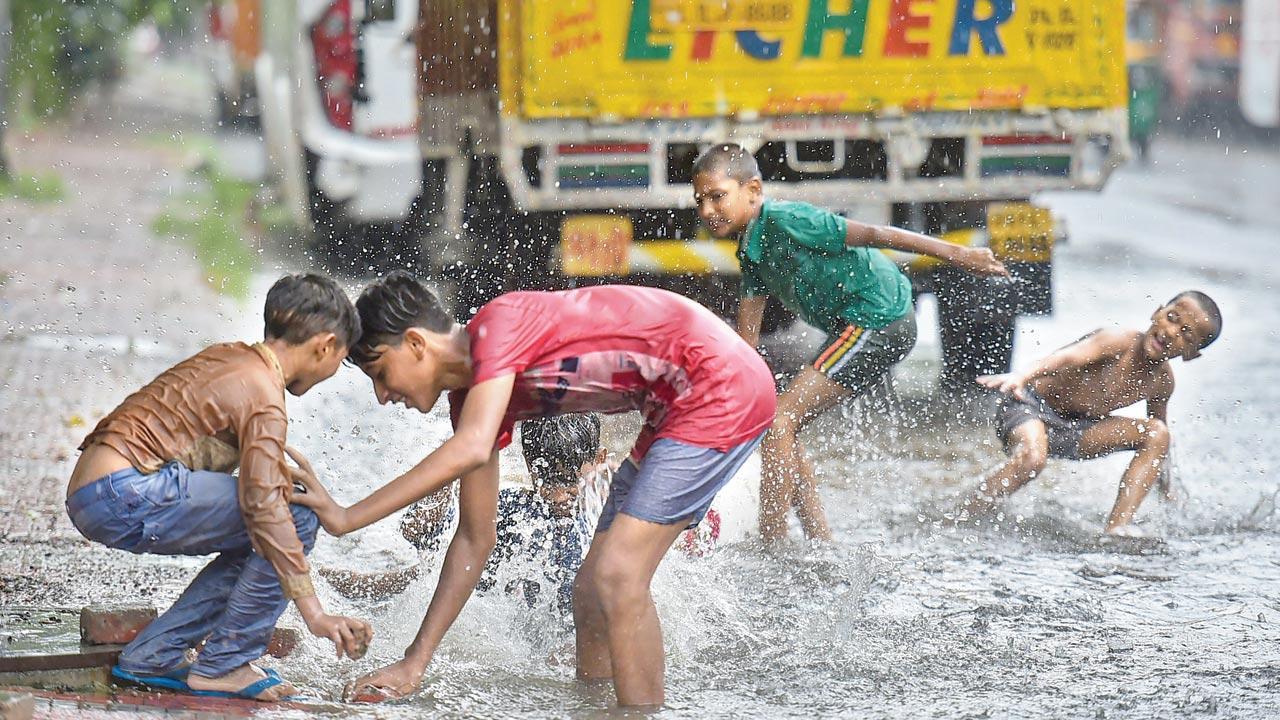 Alert in Delhi as Yamuna river level nears ‘danger mark’