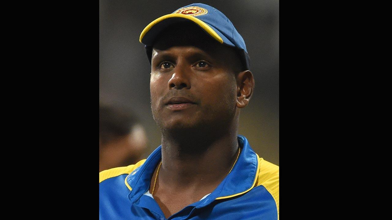 Mathews pulls out of India series; others sign contract