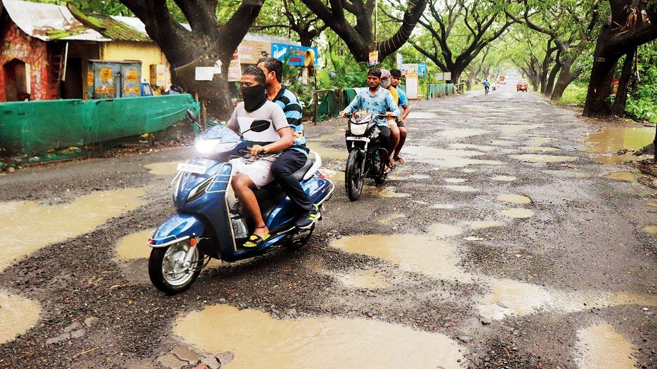 BMC pothole tracking system notes only 421 potholes in Mumbai