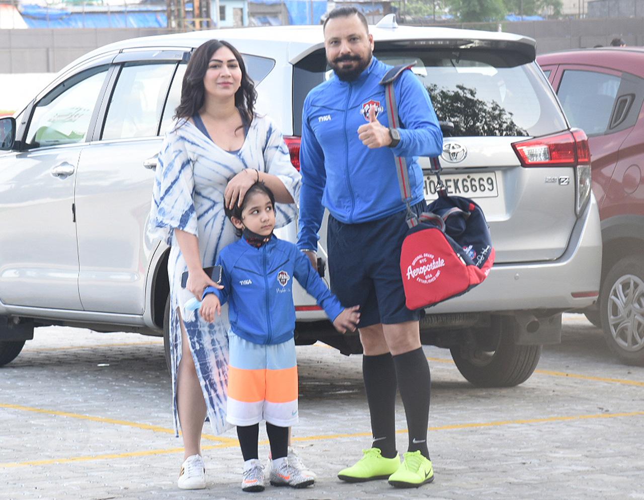 Producer Bunty Walia with his wife Vanessa Parmar and son were also spotted at Bandra ground, post the celeb football session.