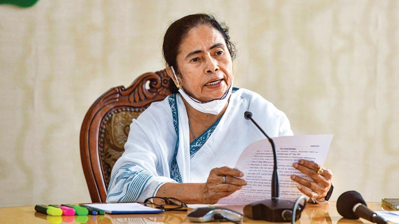 Judge recuses, imposes Rs 5 lakh fine on Mamata Banerjee