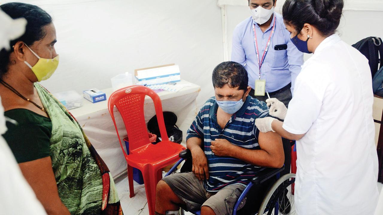 Mumbai: Vaccination may start today from 2 pm, says BMC