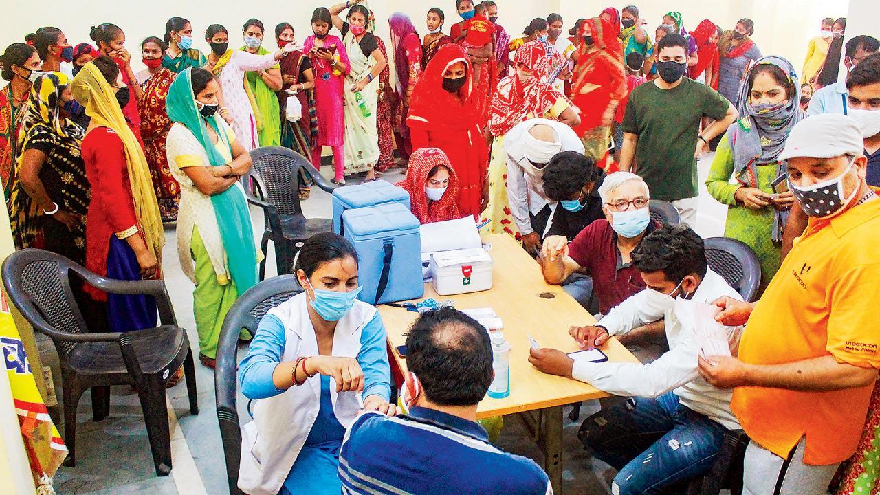 India records 43,071 new Covid-19 cases, 955 deaths