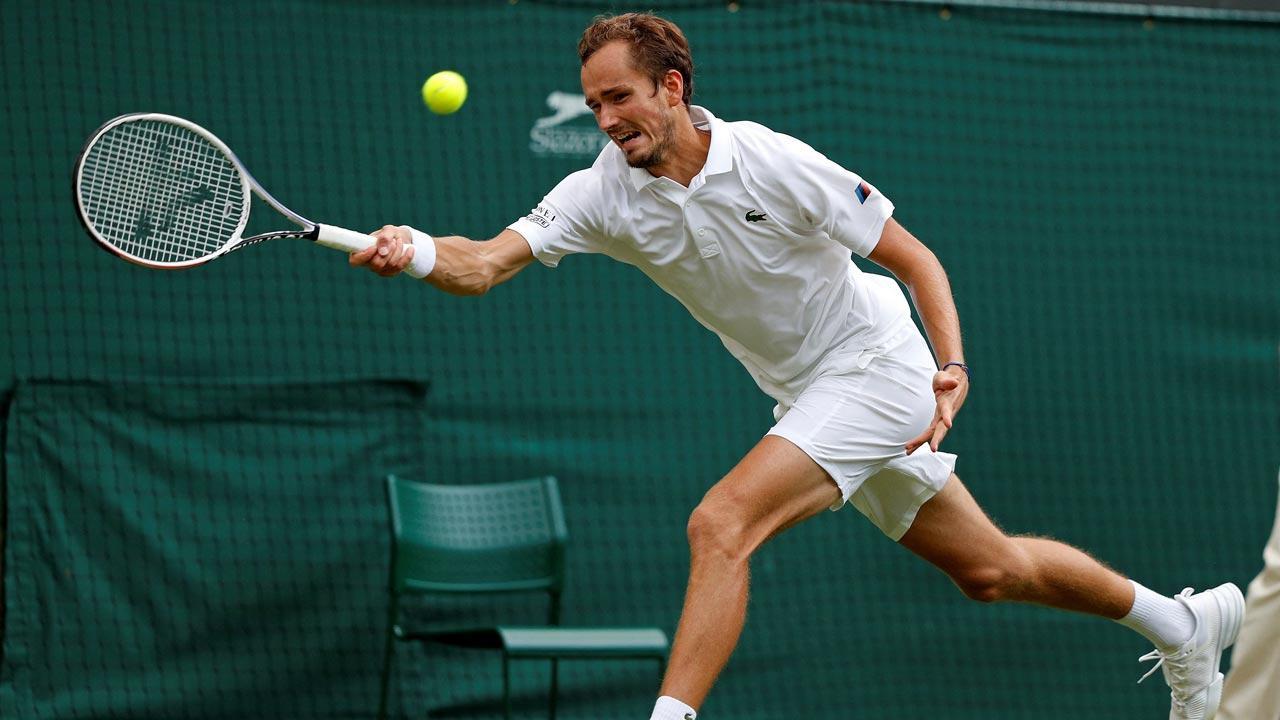 Wimbledon Daniil Medvedev rallies to overcome Marin Cilic in five-setter
