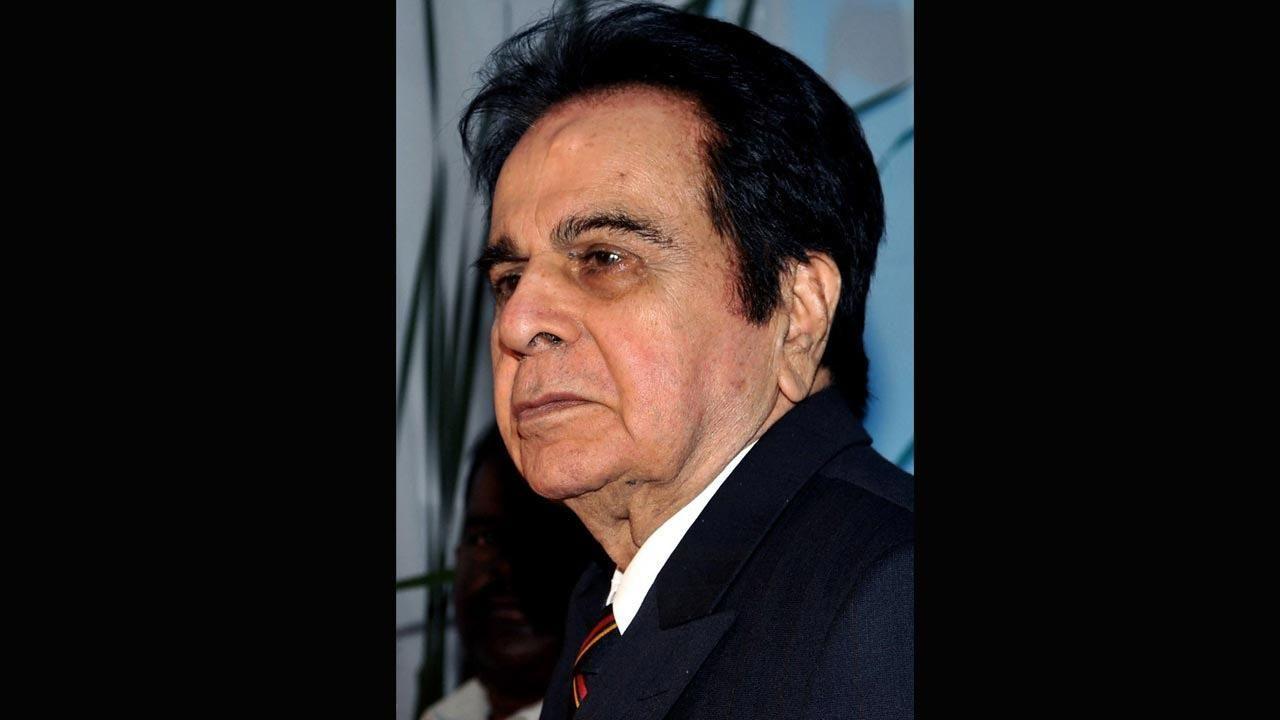 Dilip Kumar to be accorded state funeral at 5 pm today in Mumbai