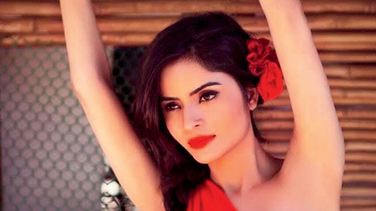 Www Sex Photos Sounderya - Porn films case: Actress Gehana Vashishth, 2 others fail to appear before  police