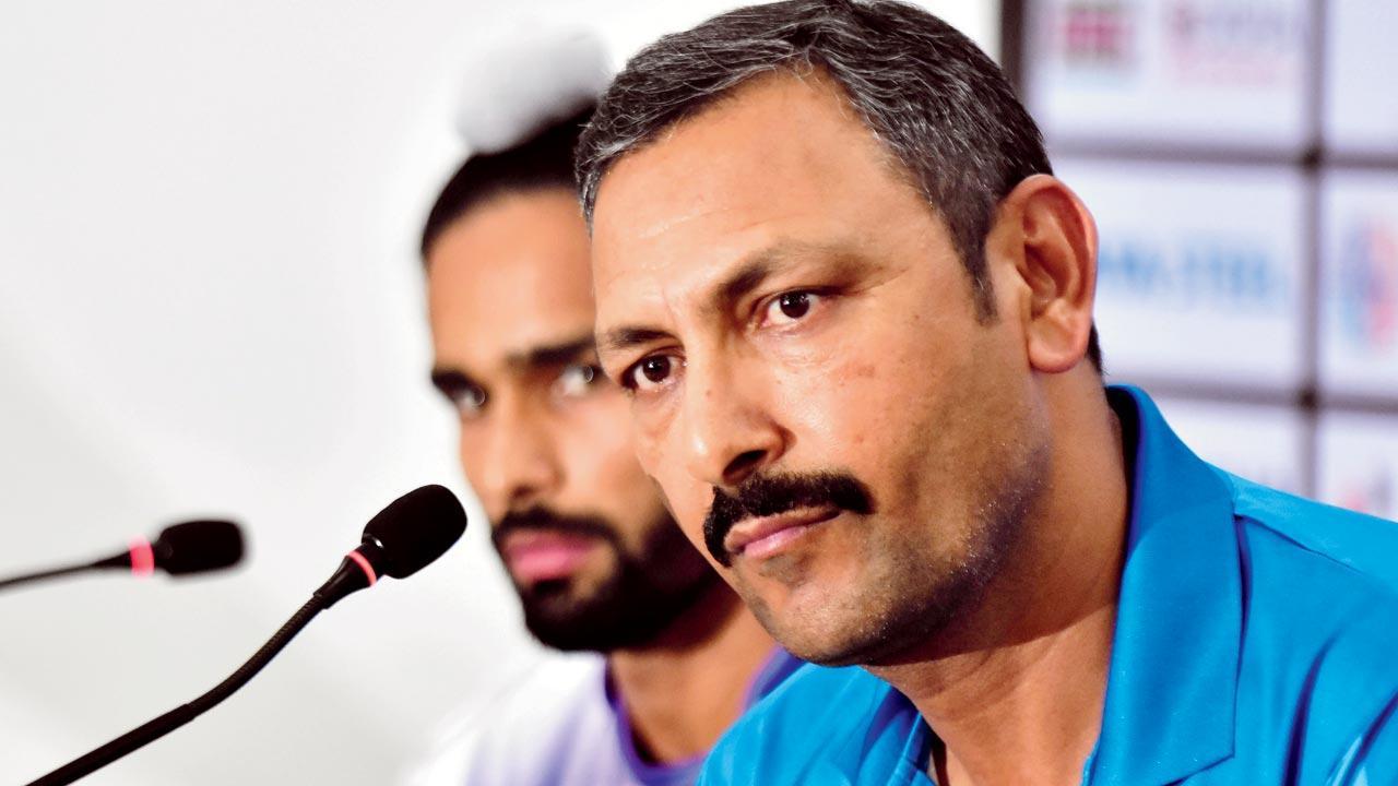Harendra advises Olympic-bound hockey players to stay away from social media