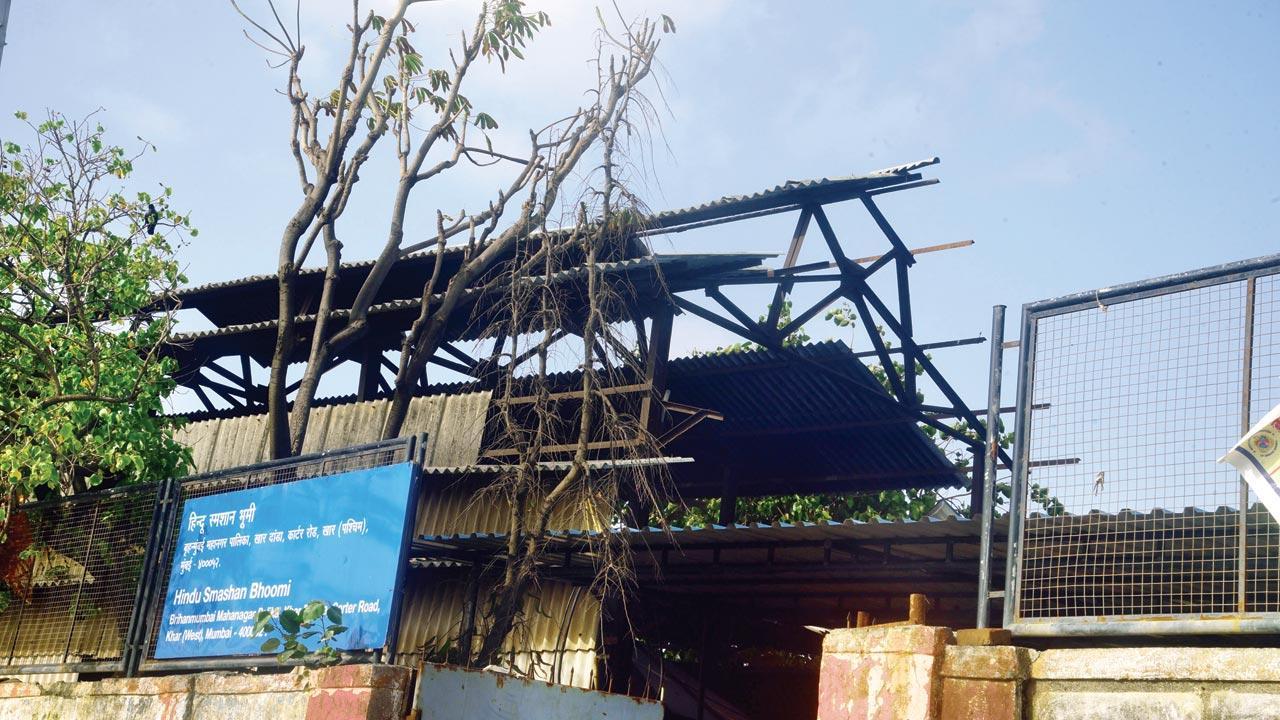 Mumbai: Hit by cyclone Tauktae, Bandra crematorium remained unrepaired as monsoon arrived