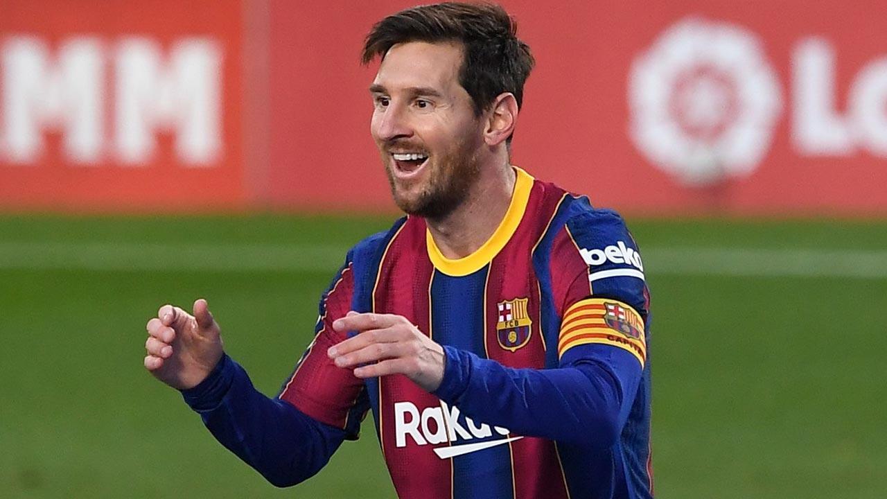 Lionel Messi becomes free agent as Barcelona contract expires