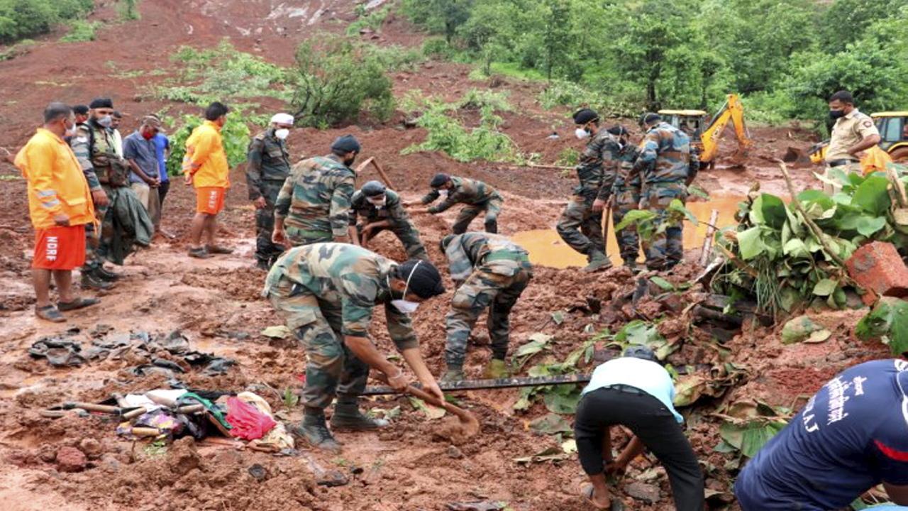 Maharashtra floods: Death toll rises to 164, 100 missing