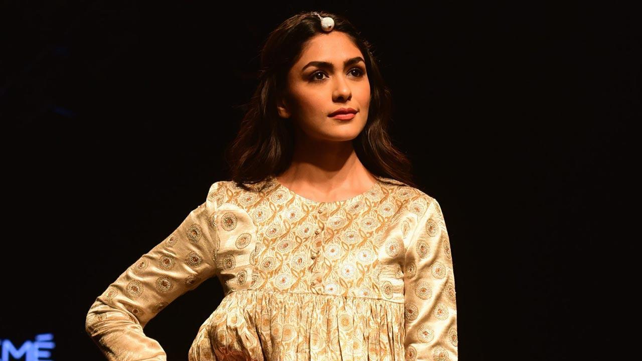 Mrunal Thakur: Feel blessed to work with Rakeysh Omprakash Mehra at initial stage of career
