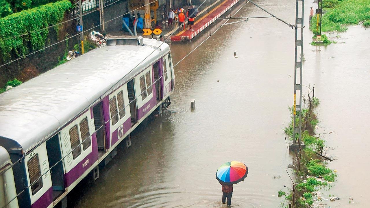 Central Railway needs Mahul pumping station, its water engines to counter track flooding