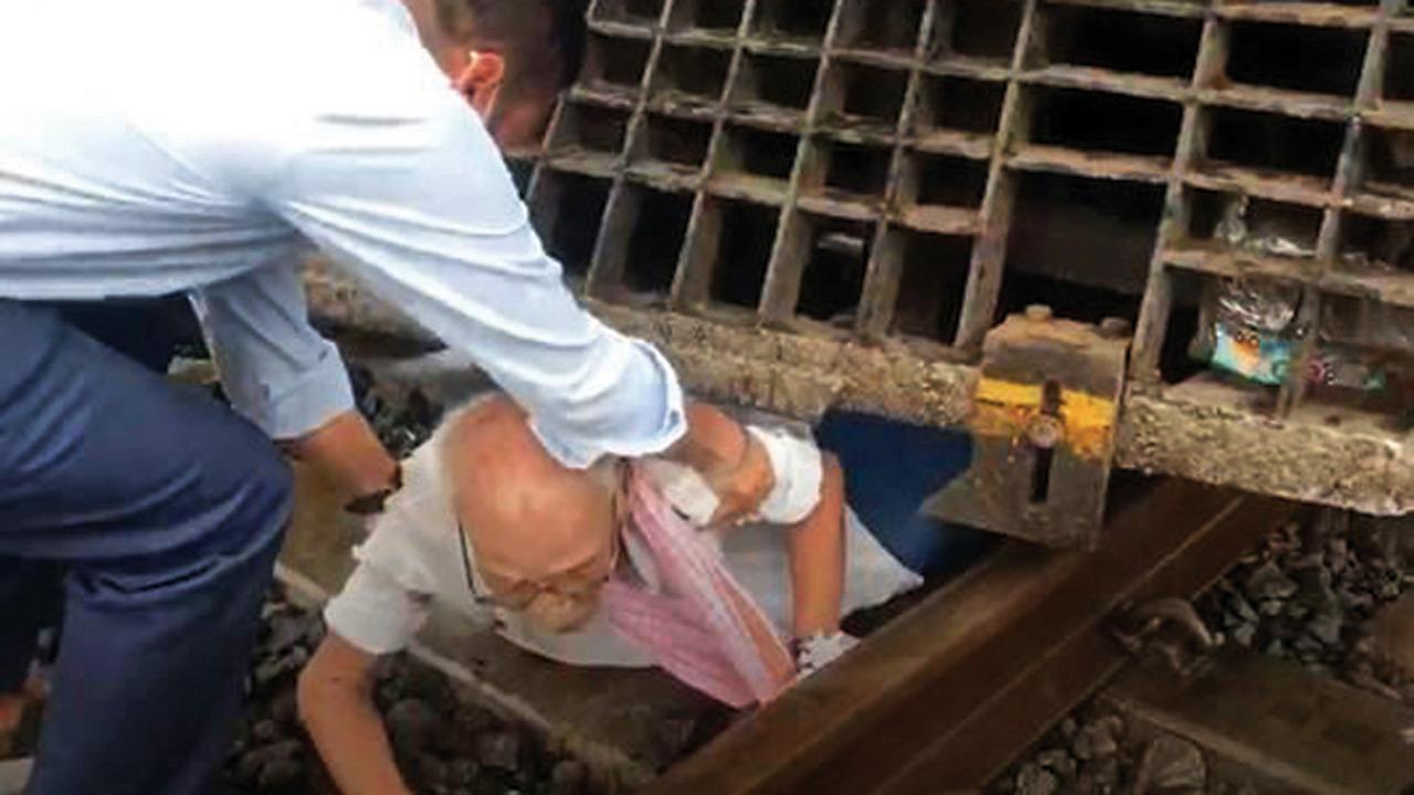 Mumbai: Three rail staffers save 70-year-old crossing tracks