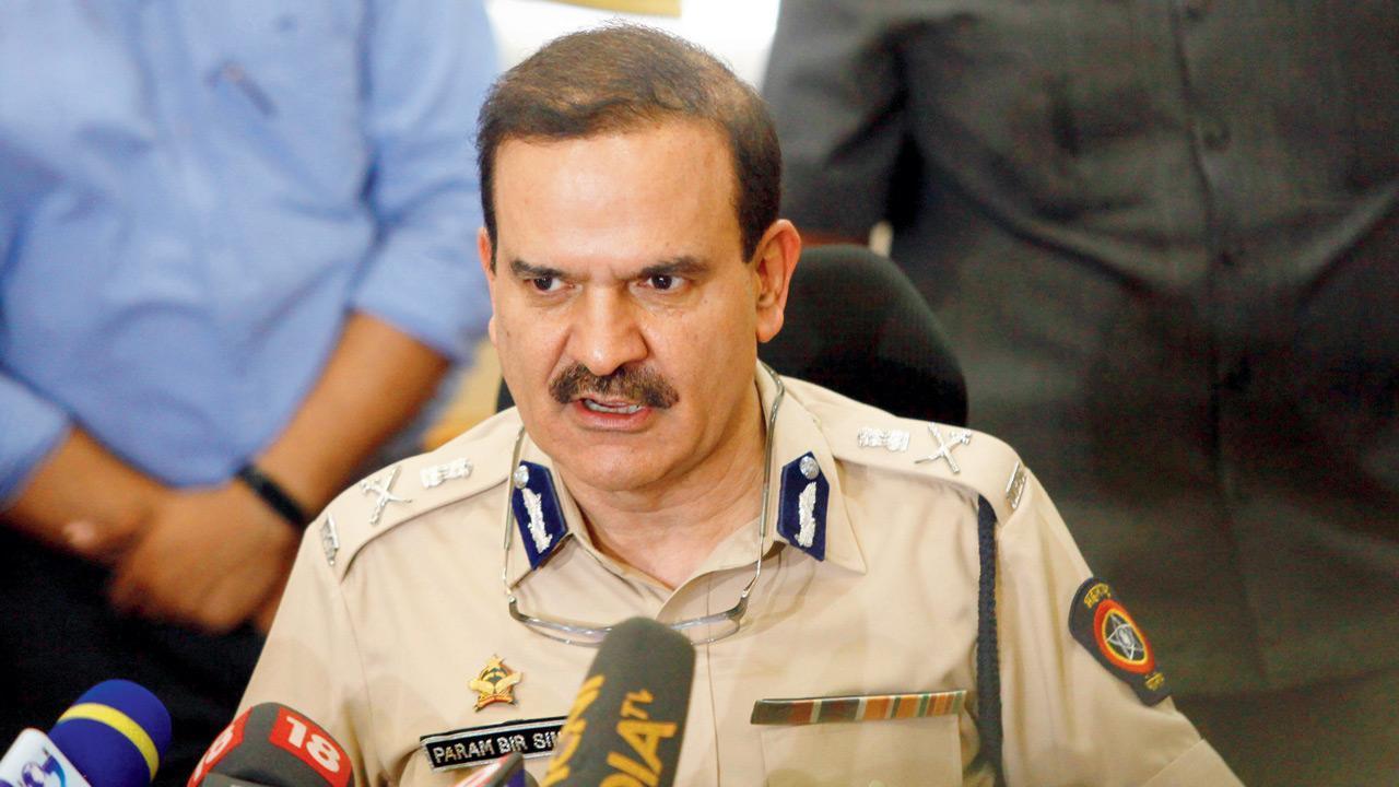 Corruption probe against Param Bir Singh: ACB issues lookout notice against bar owner