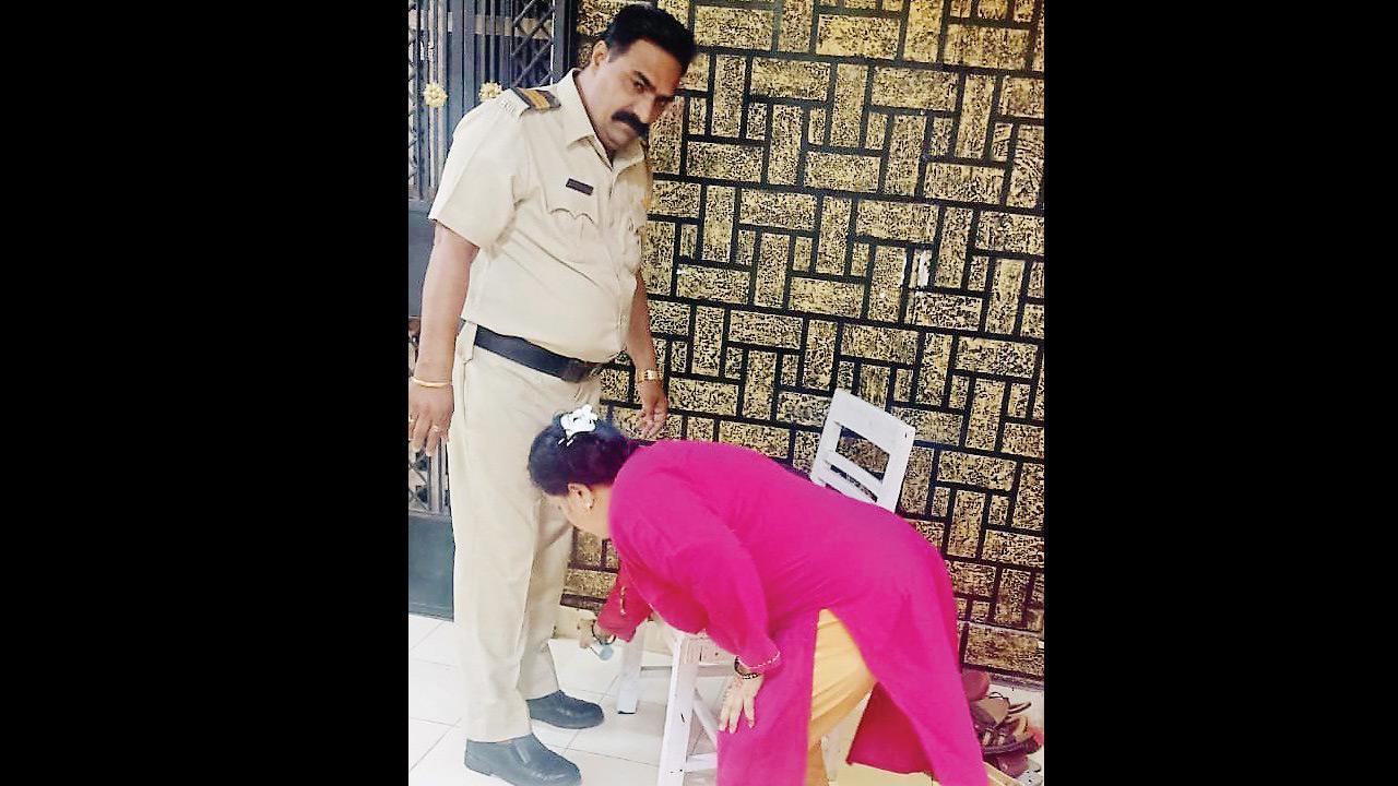 mid-day's 42nd anniversary: Cop who gives dignity to the dead