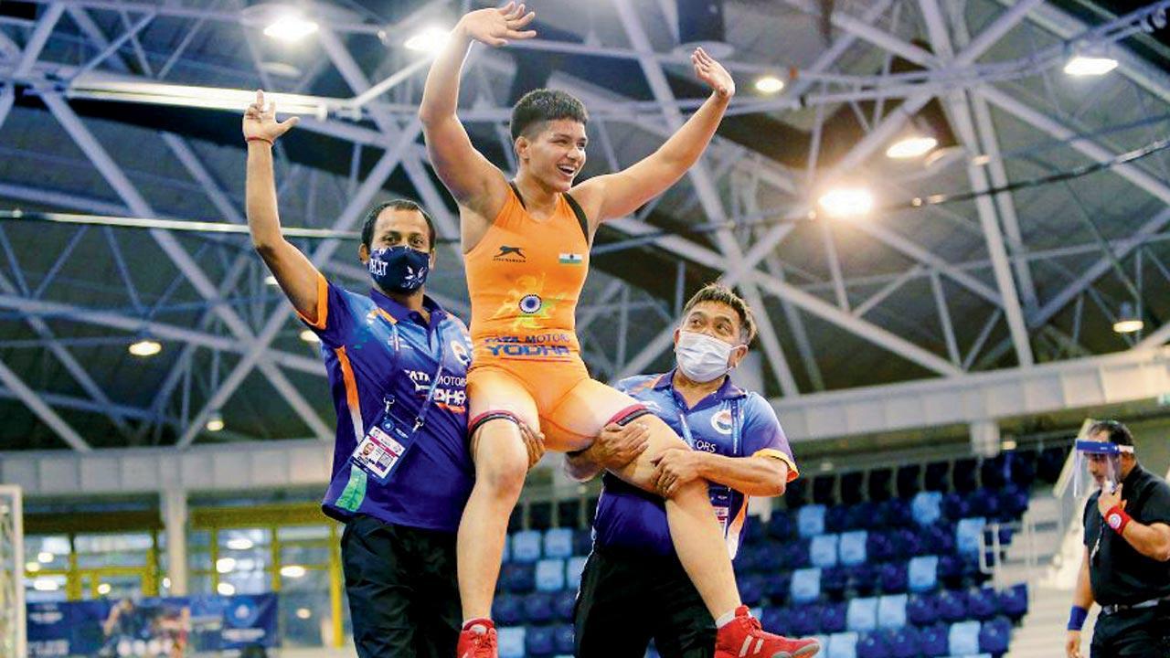 Ishant, Vihari trolled for congratulating wrestler Priya Malik for Oly gold
