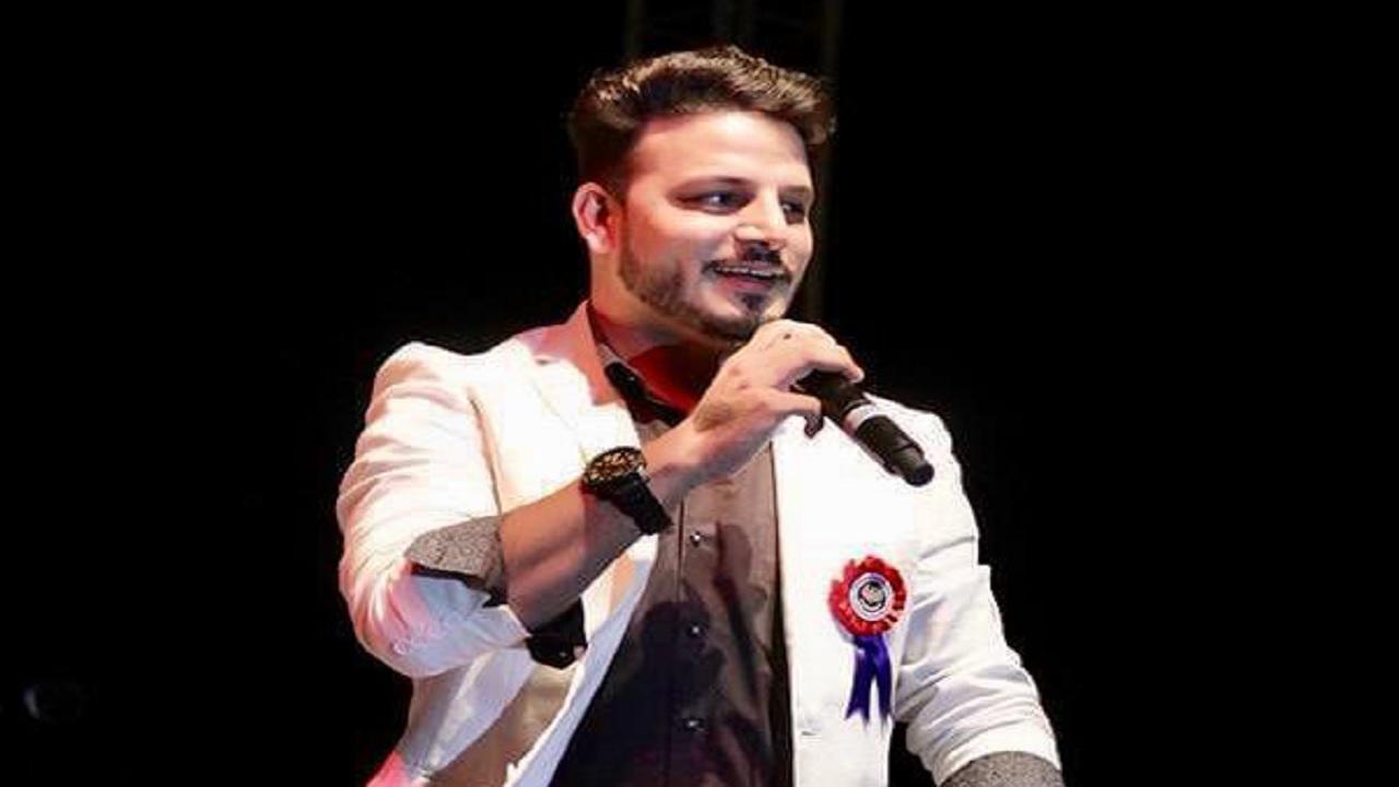 RJ Vikrant is Winning People’s Heart with His Unique Style