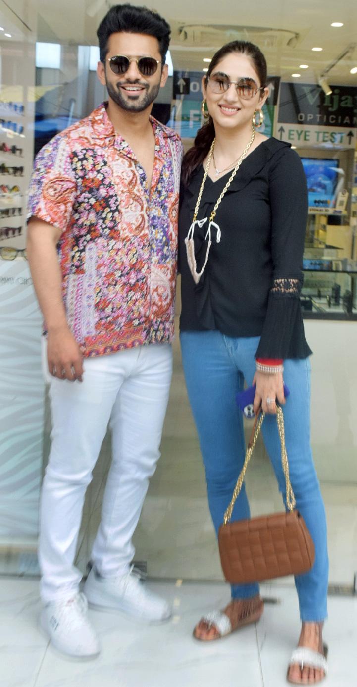 The newlywed couple Rahul Vaidya and Disha Parmar were spotted in Andheri. The duo got married on July 16 in a private ceremony.