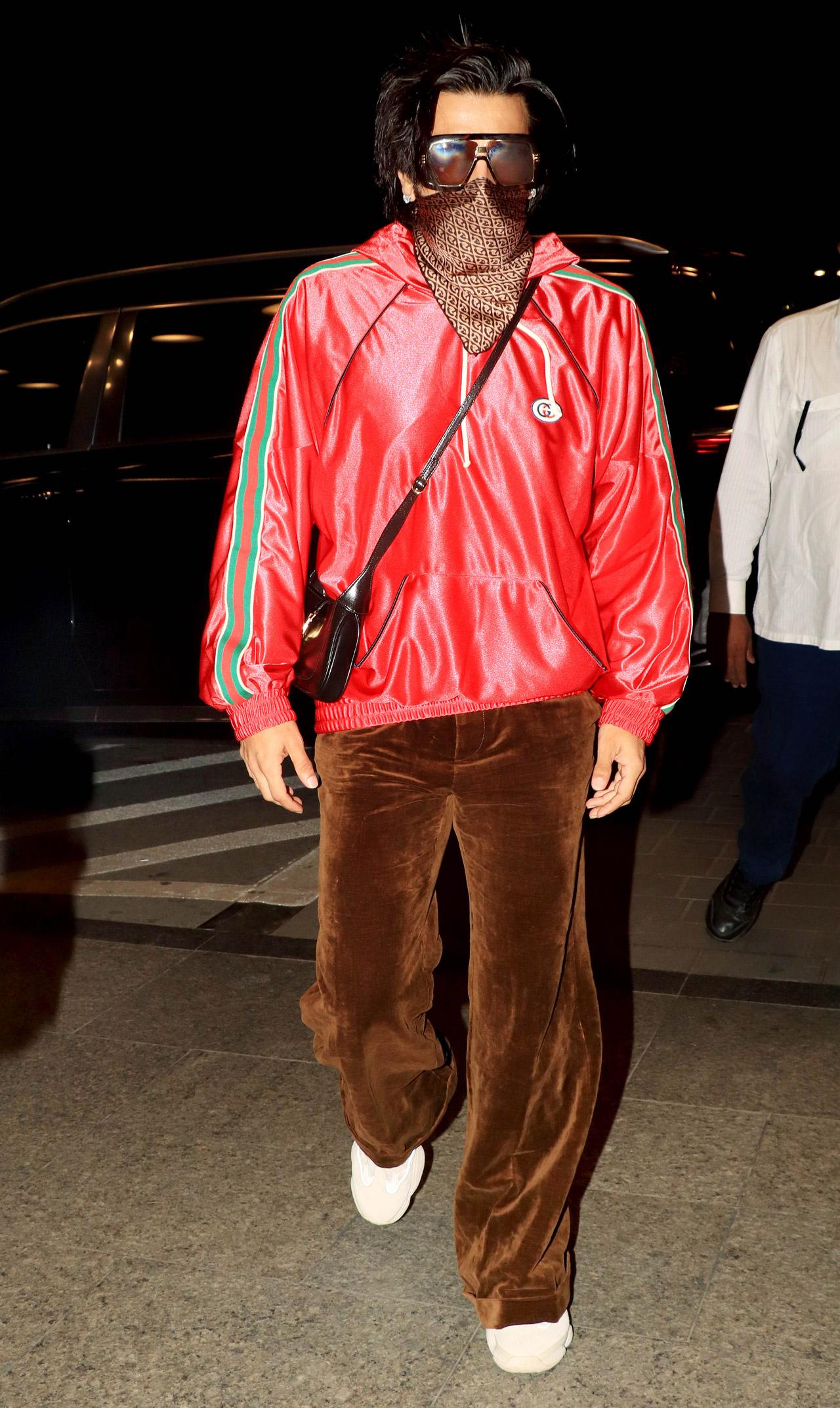 Ranveer Singh in his usual unique fashion sense arrived at the Mumbai airport in a baby pink coloured jacket and brown corduroy pants. On his birthday, Karan Johar announced his next directorial, 'Rocky Aur Rani Ki Prem Kahani', which also stars Alia Bhatt, Dharmendra, Jaya Bachchan and Shabana Azmi.