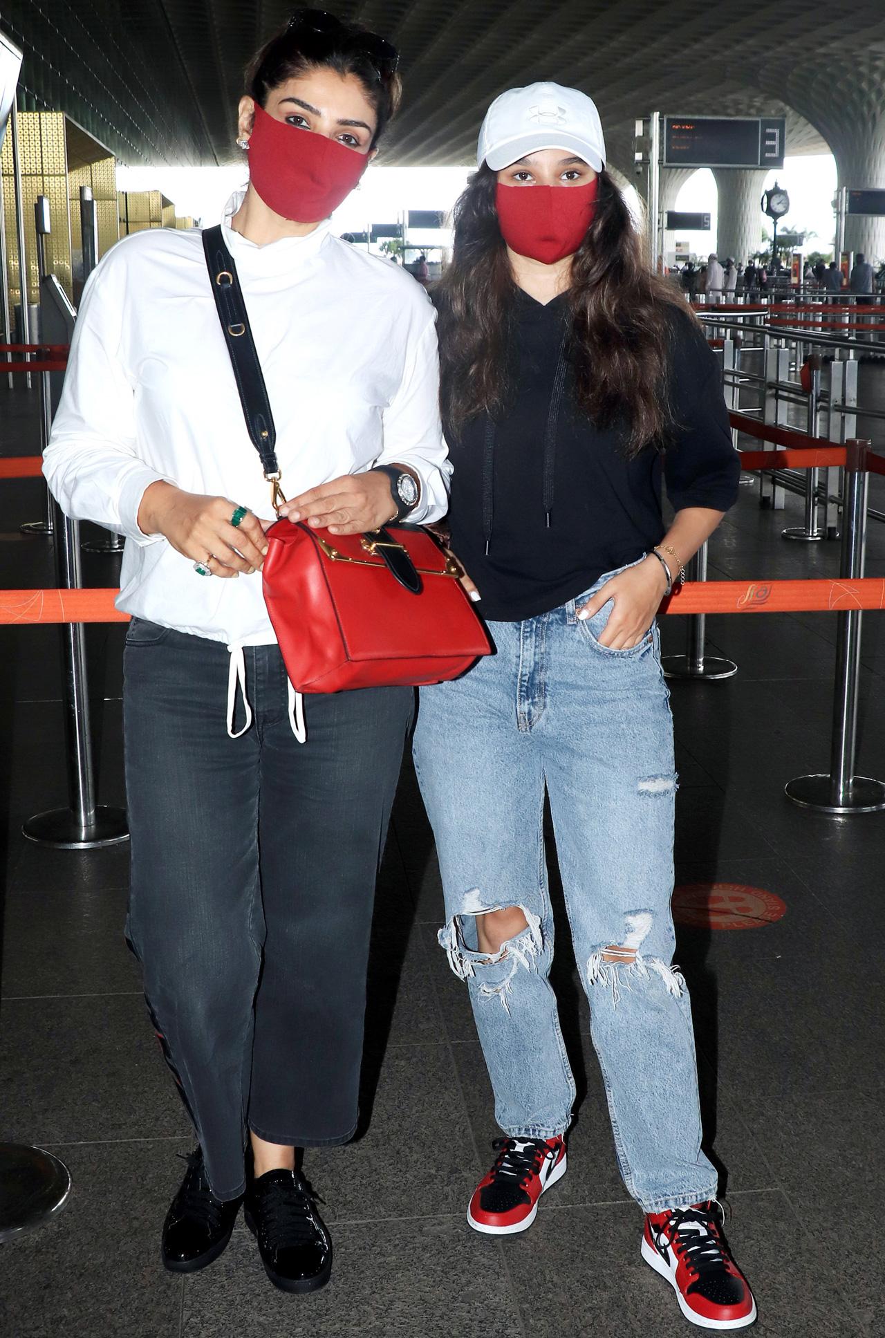 Raveena Tandon Thadani along with her family was also spotted at the Mumbai airport. Raveena seen posing with her daughter Rasha Thadani. She even shared pictures of her and Rasha on her Instagram and wrote, 