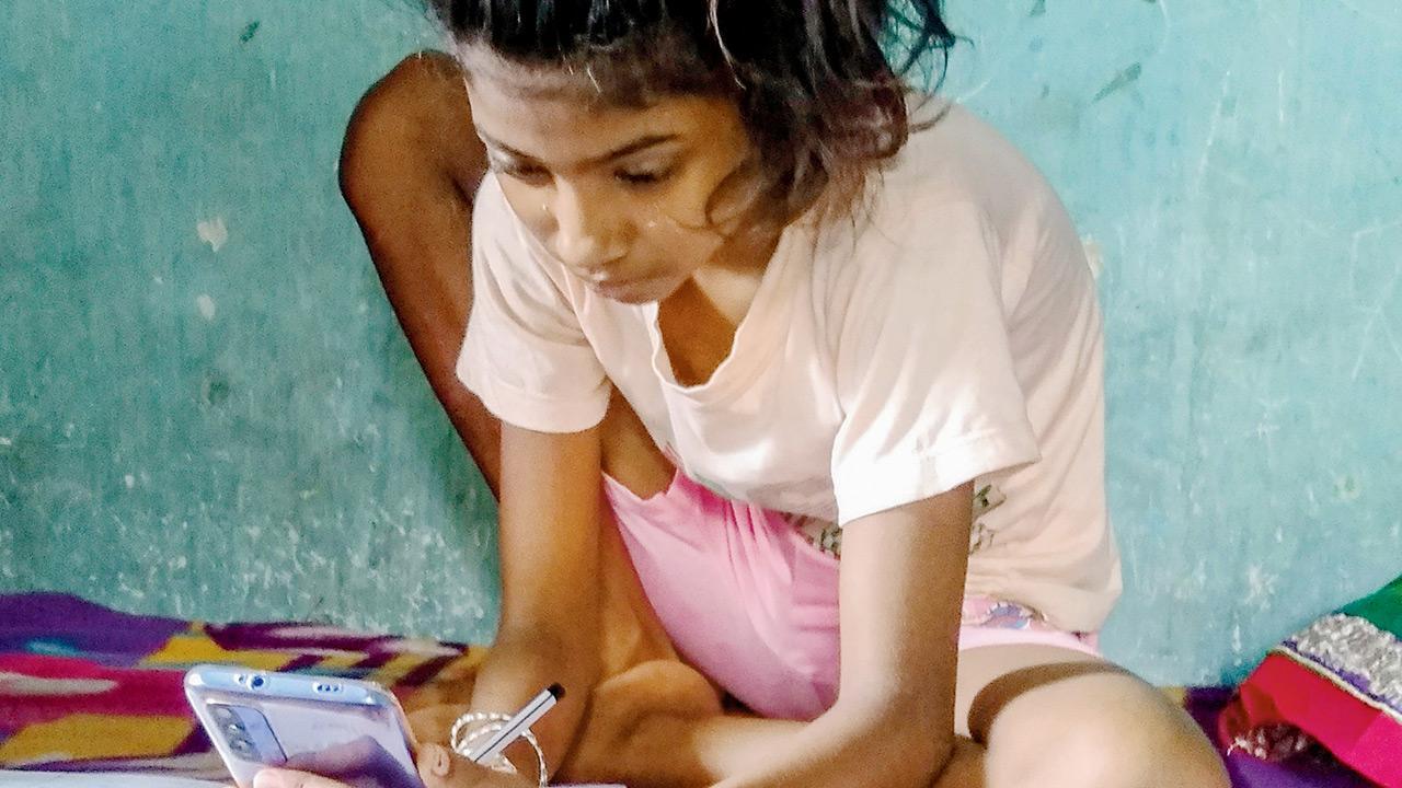 After selling 12 mangoes for Rs 1.2 lakh, 11-year-old can study again