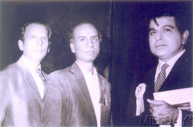 Dilip Kumar with Qawwali singer Abdul Rab Chaush and Johnny Walker