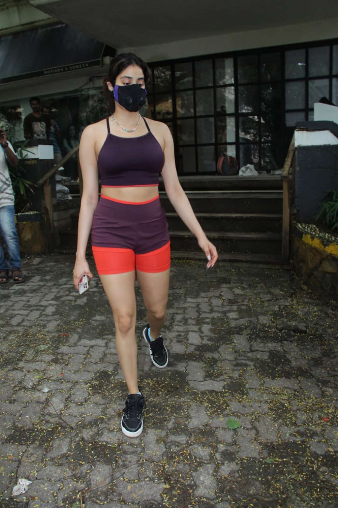 Good Luck Jerry actress Janhvi Kapoor when snapped at the Bandra, Mumbai.  Good Luck Jerry actress Janhvi Kapoor when snapped at the Bandra, Mumbai. 
