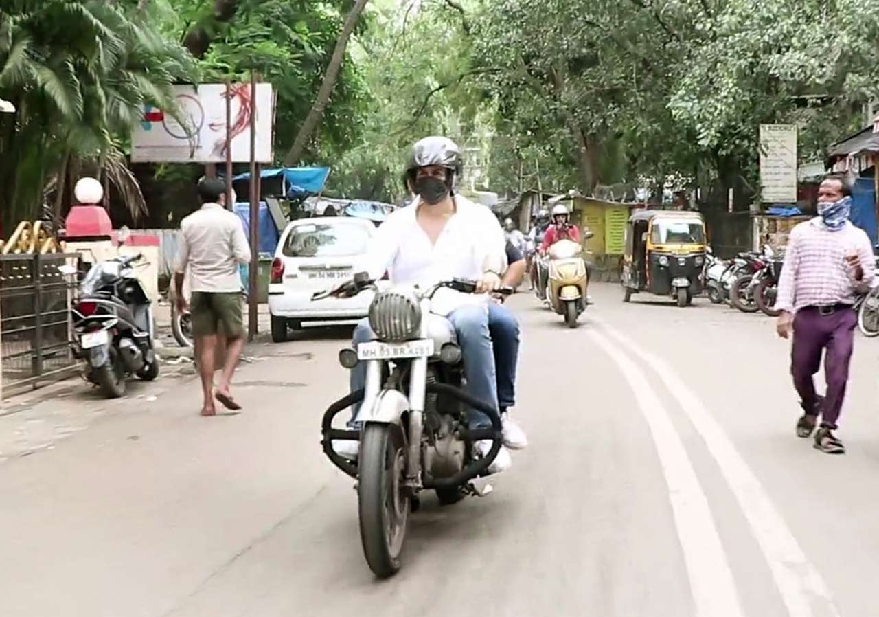 Kartik Aaryan was out for a bike ride when snapped by the shutterbugs in Mumbai. Kartik Aaryan was out for a bike ride when snapped by the shutterbugs in Mumbai.
