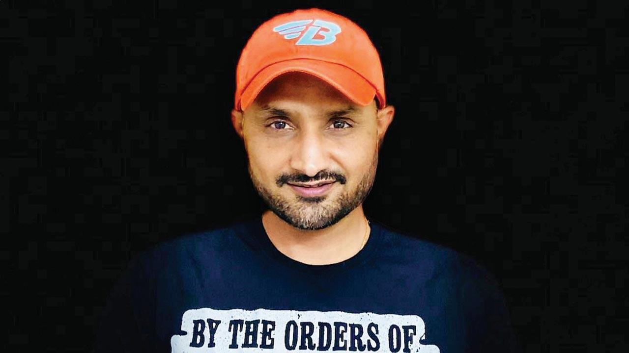 Bhajji to play Bhajji in Friendship