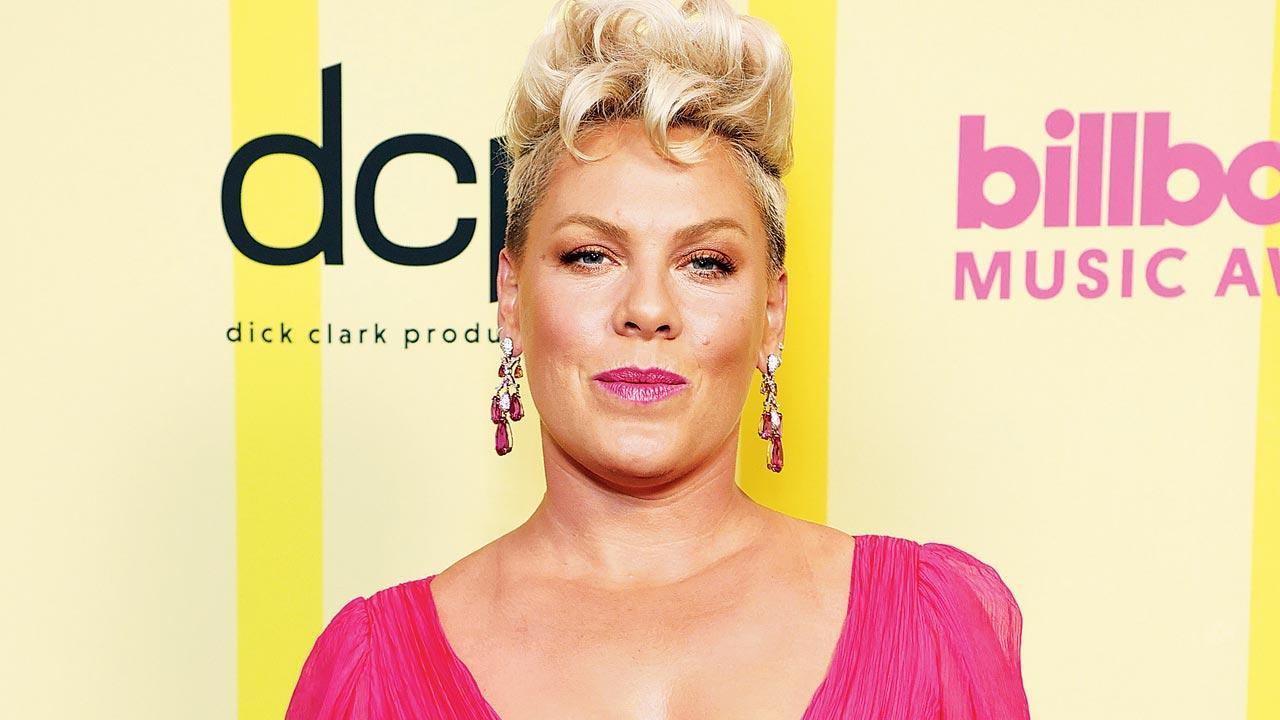 Singer Pink offers to pay fines of protesting female handball team