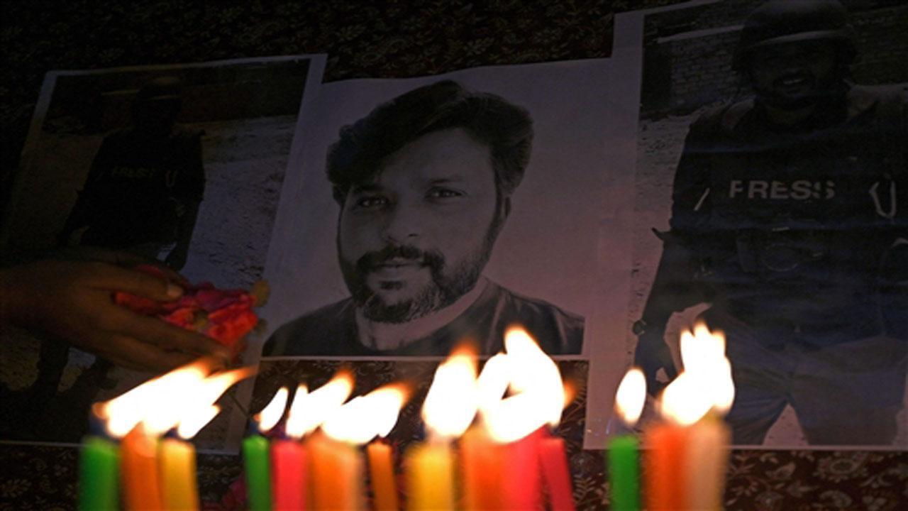  journalist danish siddiqui rest at  jamia millia islamia graveyard