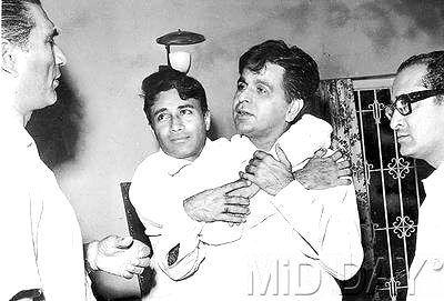 Dilip Kumar and Dev Anand clicked in a candid moment. The duo had shared screen space in 1955 with the film 'Insaniyat'
