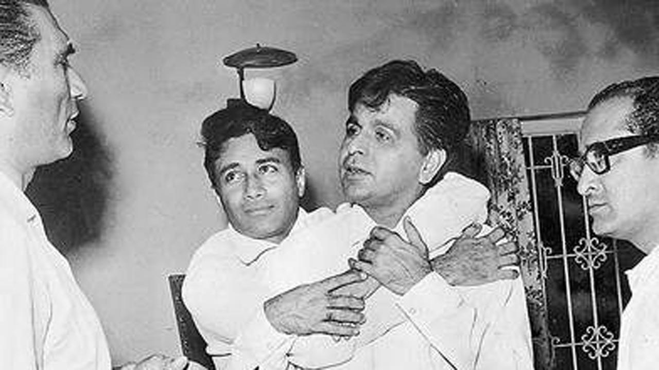 The demise of Dilip Kumar had surely left a void in the film industry. Today, on his 101st birth anniversary, we remember him through some of his most candid pictures with Bollywood stars, that will take you on a trip down memory lane