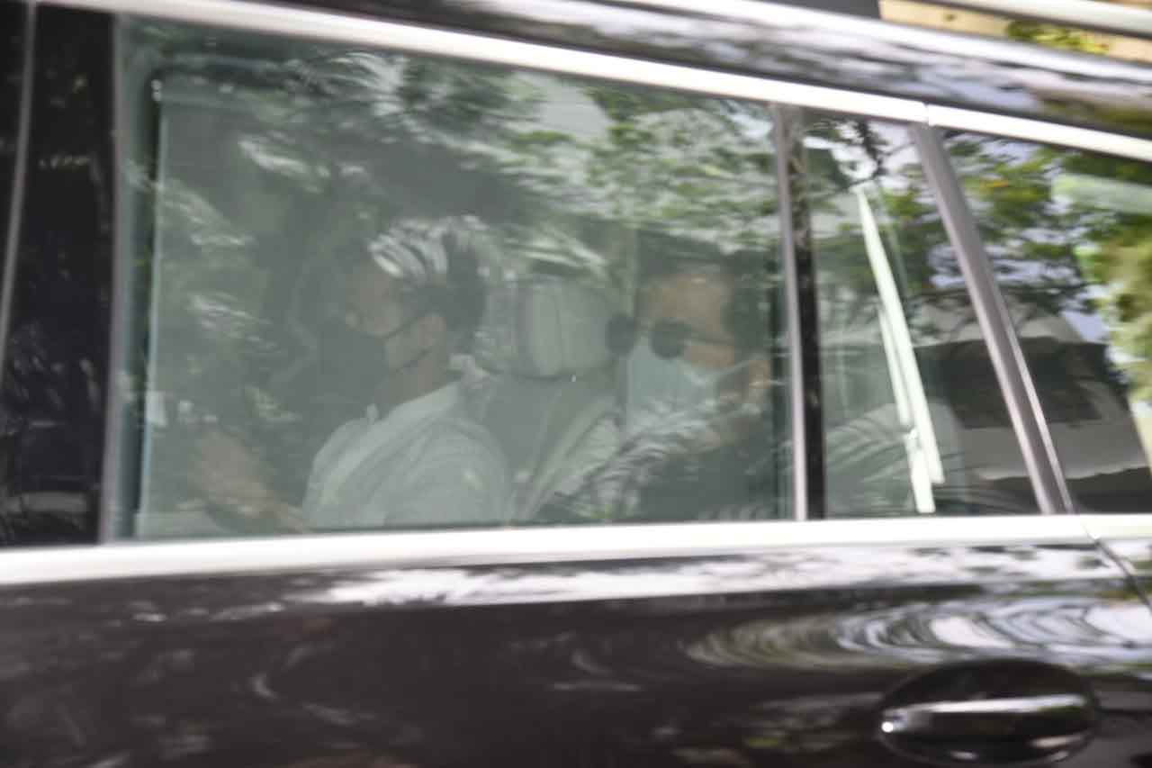 Anil Kapoor also came in to pay his respects to Dilip Kumar. On his Twitter, Anil mourned the demise of Dilip Saab and wrote: 