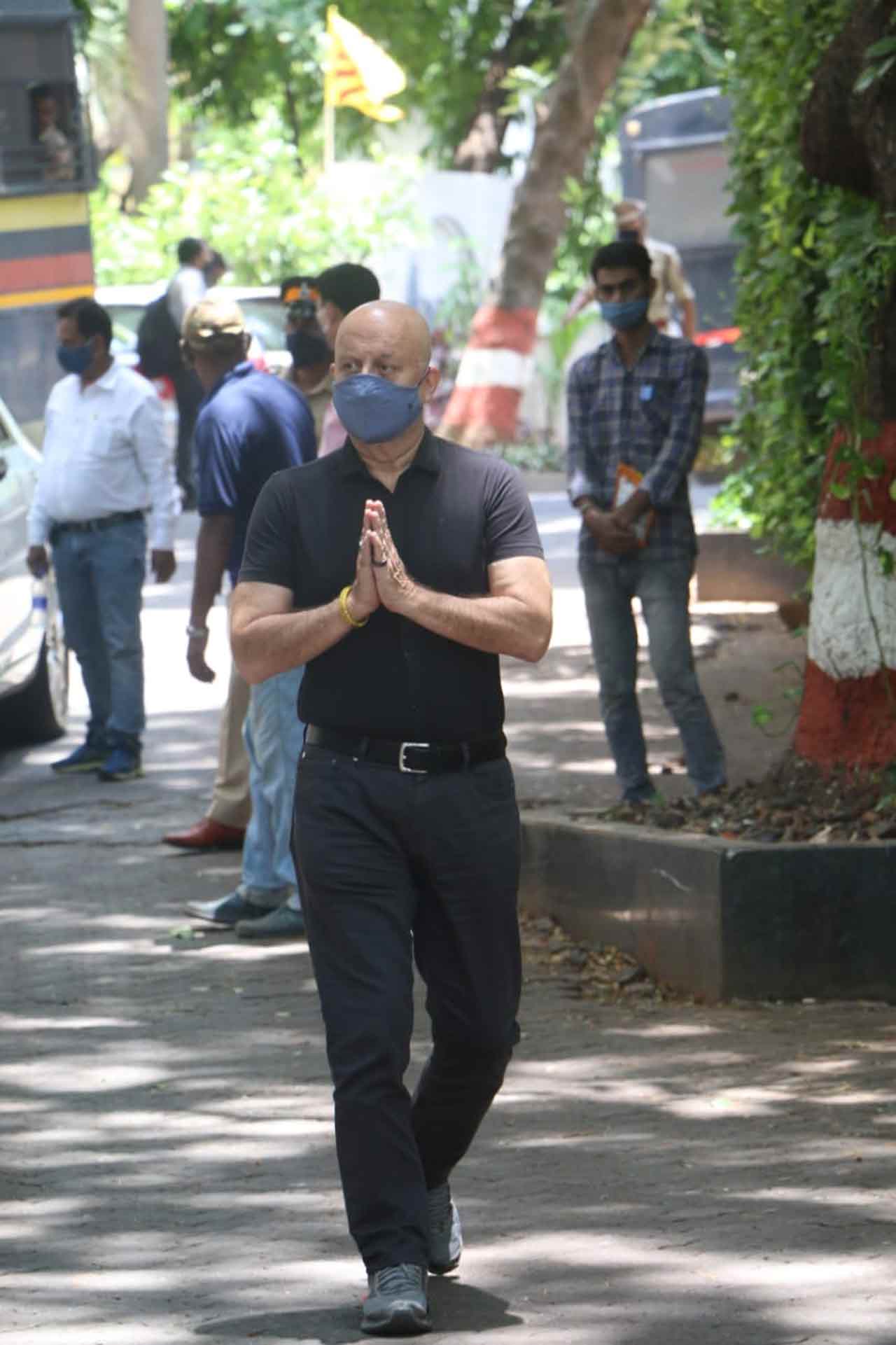 Anupam Kher also came in to pay his respects to Dilip Kumar. On his Twitter handle Kher wrote, 