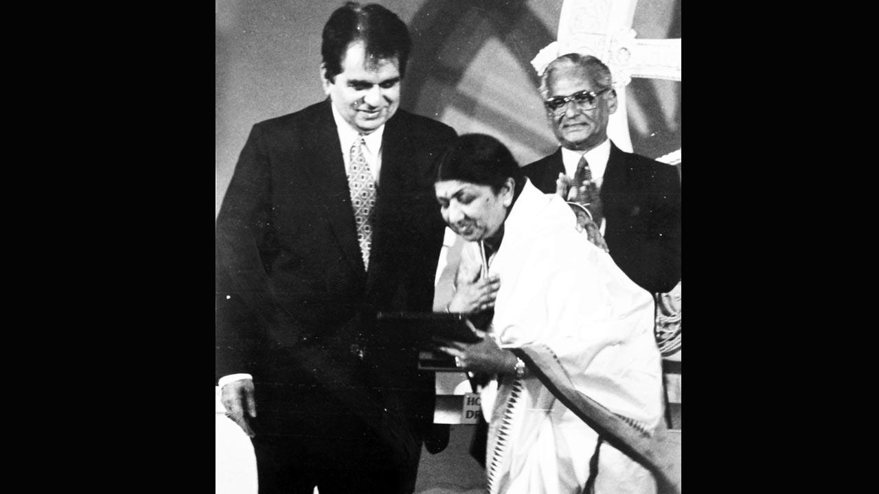 Legendary singer Lata Mangeshkar shared a close bond with Dilip Kumar and considered him her elder brother. Post his demise in 2021, she had penned on social media, “Yusuf Bhai has left his little sister. His demise feels like the end of an era. I am not able to grasp this news. I am very sad and at a loss of words. He has left me with memories and words. [sic]
