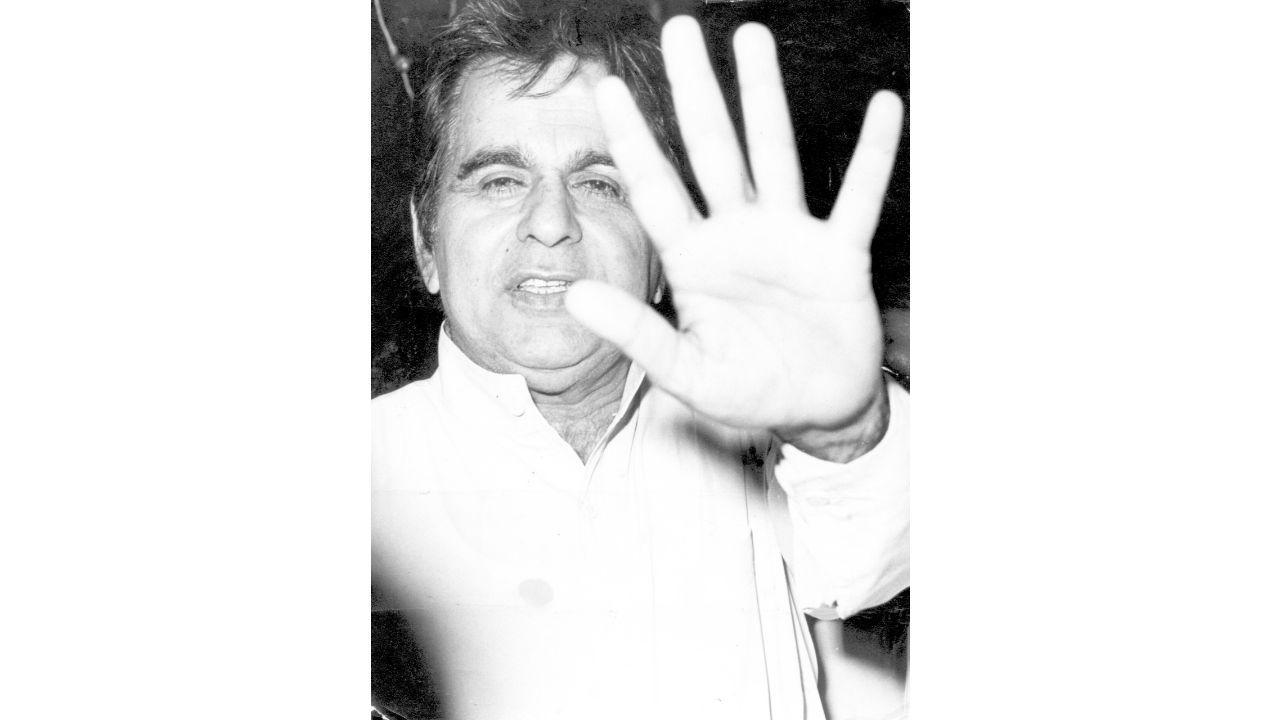 Dilip Kumar a shining star who enriched the film industry: Uddhav Thackeray