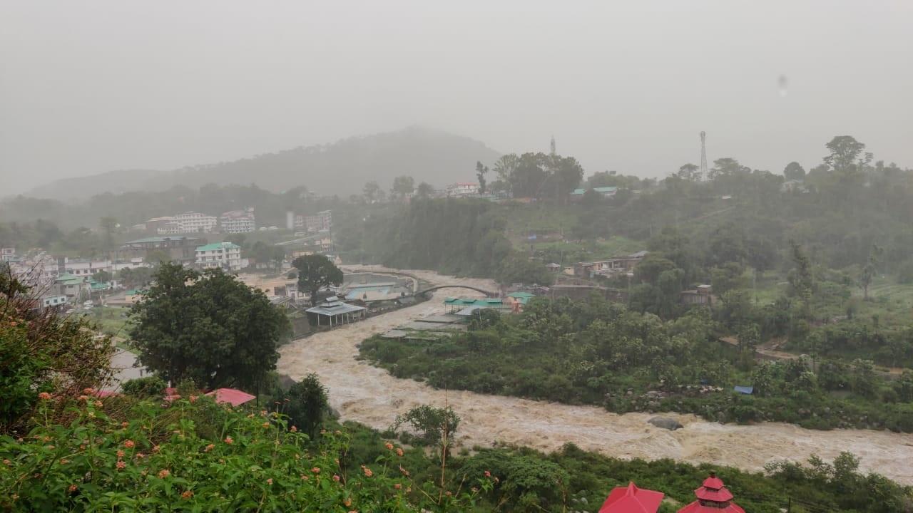Himachal Pradesh: Heavy rain lashes Dharamsala, causes flash flood-like situation