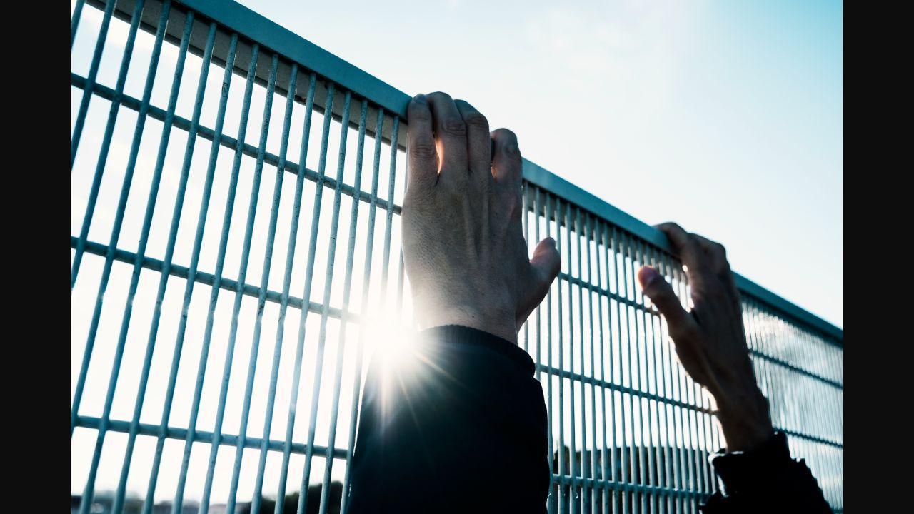 Maharashtra: 4 undertrials escape after putting on convulsion drama