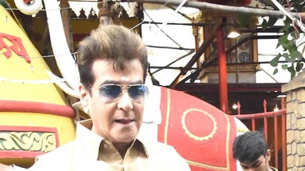 Veteran actor Jeetendra pays heartfelt tribute to Dilip Kumar on the legend's demise