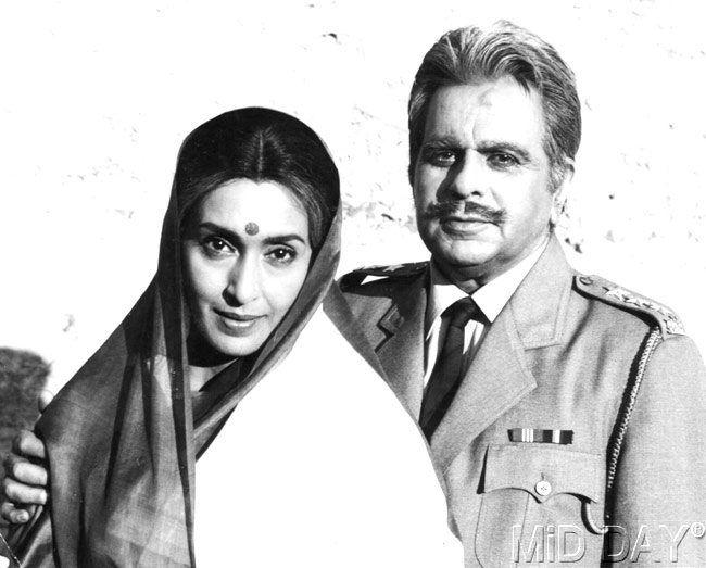 Dilip Kumar and Nutan in 'Karma'. The duo shared screen space together in films such as 'Kanoon Apna Apna' and 'Kranti'