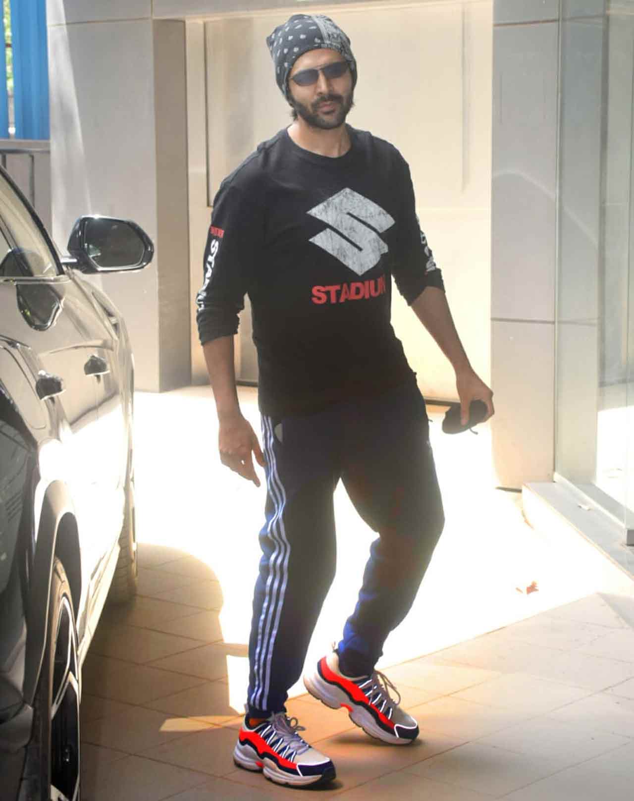 Dhamaka actor Kartik Aaryan was also snapped in Mumbai. On the other hand, he also has 'Satyanarayan Ki Katha' which is all set to go on floors towards the end of this year.